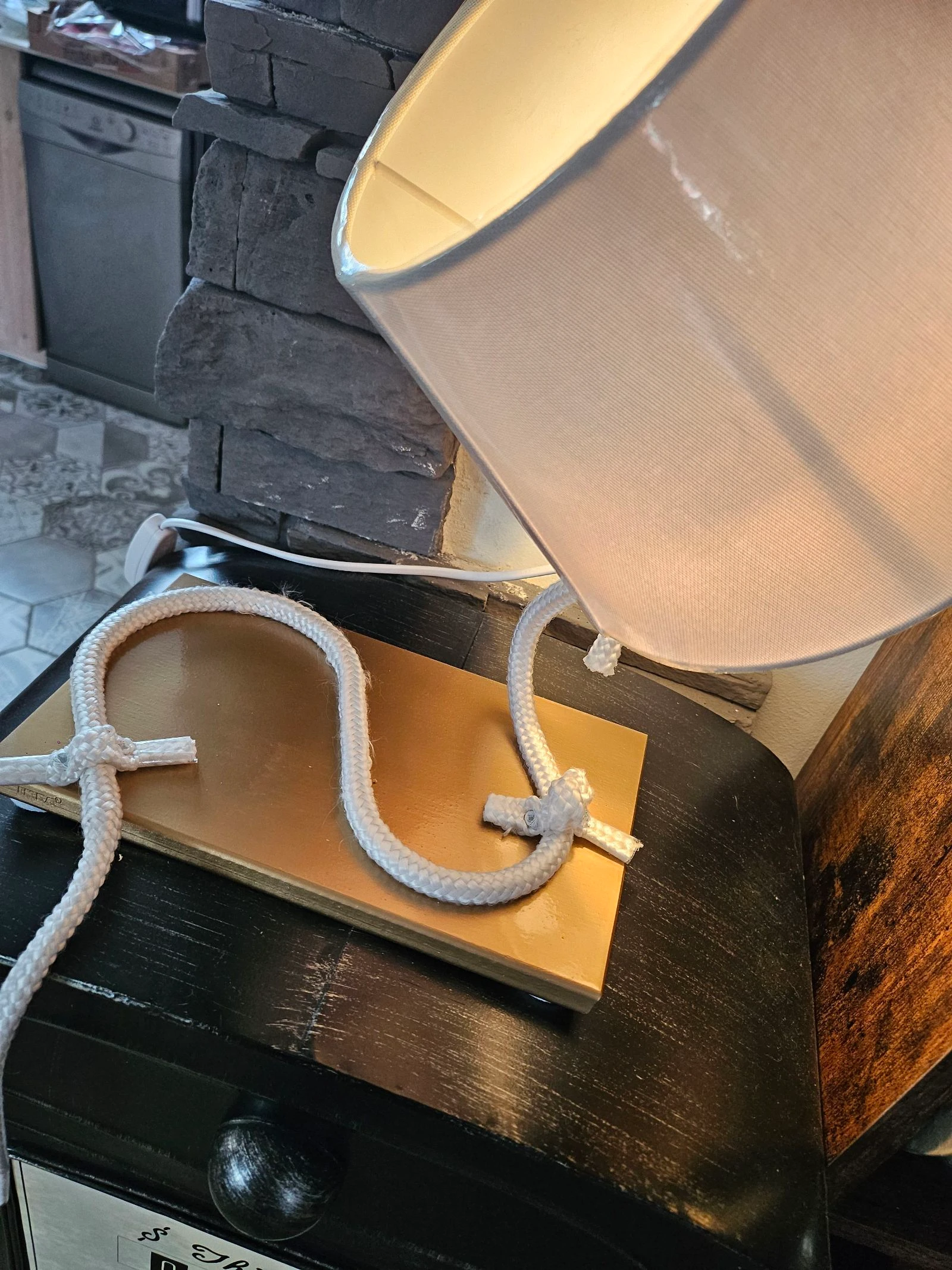 Lampe modèle unique  – photo 7